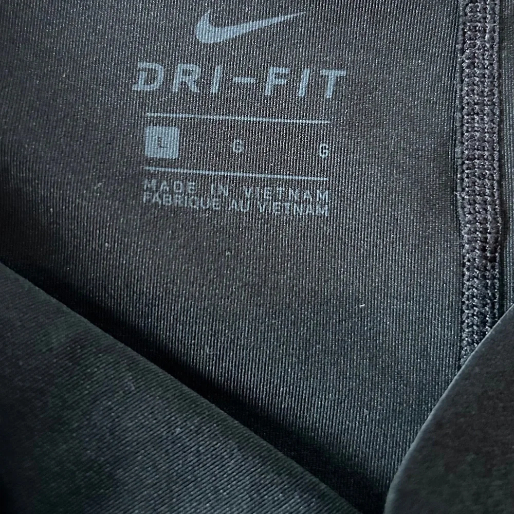 Nike Pro  Womens Mid Rise Cropped Leggings, Large - Picture 5 of 5